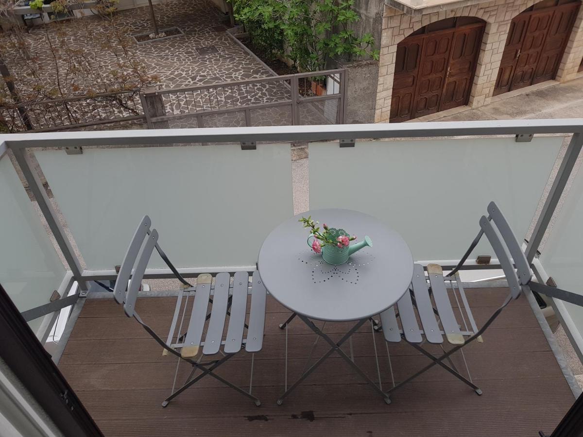 Studio Flat For 2 Apartment Makarska Exterior photo