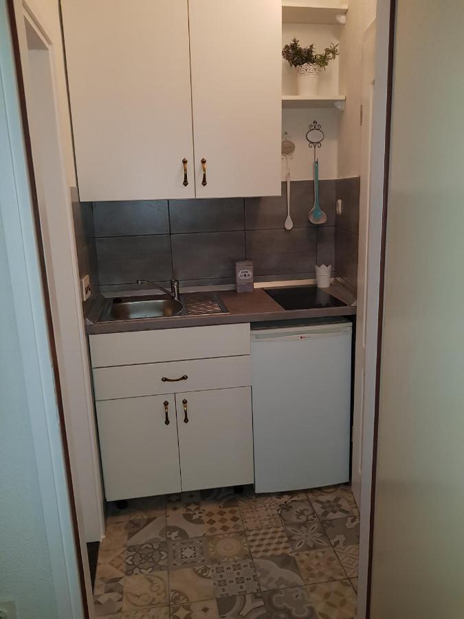 Studio Flat For 2 Apartment Makarska Exterior photo