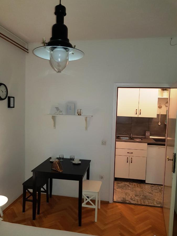 Studio Flat For 2 Apartment Makarska Exterior photo