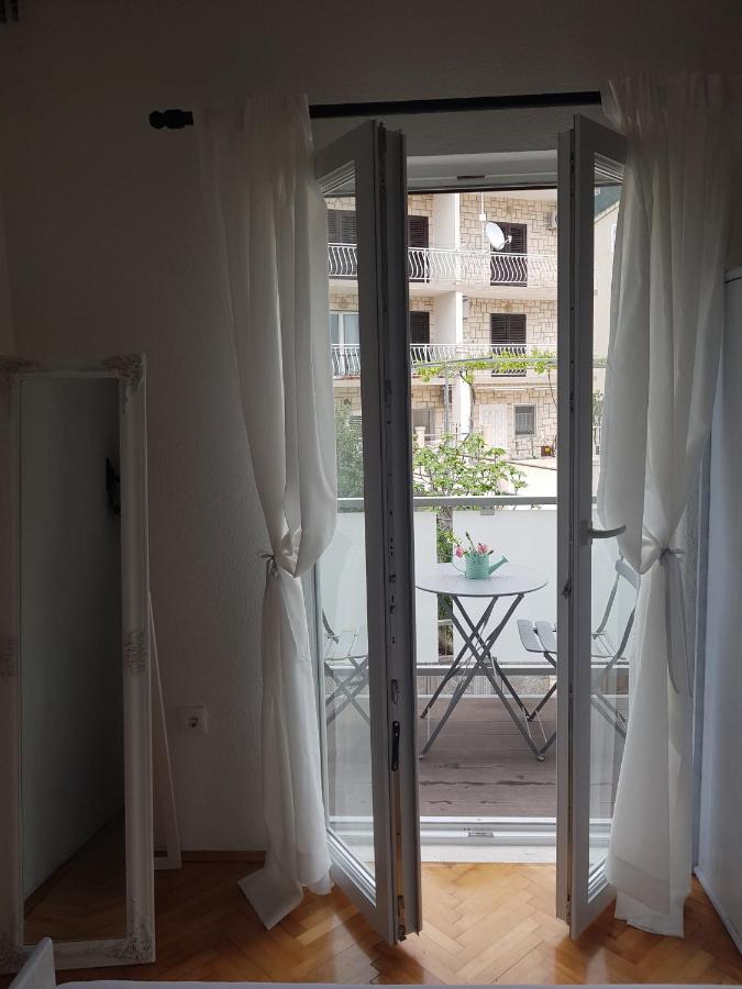 Studio Flat For 2 Apartment Makarska Exterior photo
