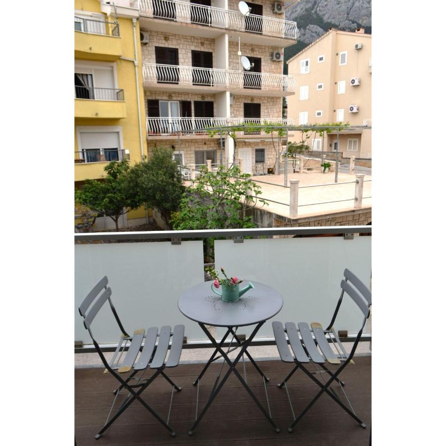 Studio Flat For 2 Apartment Makarska Exterior photo