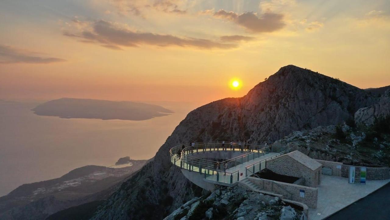 Studio Flat For 2 Apartment Makarska Exterior photo