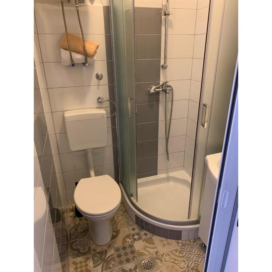 Studio Flat For 2 Apartment Makarska Exterior photo